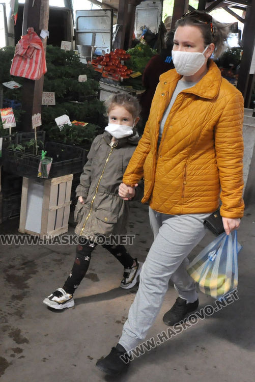 Търговец от Хасково: Затварят пазарите, за да "напълнят гушите" на веригите