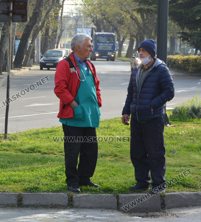 Линейка катастрофира до болницата в Хасково