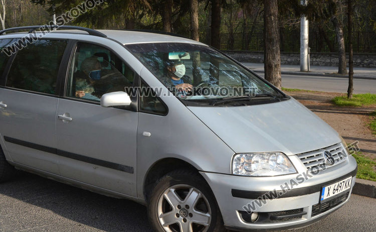 Линейка катастрофира до болницата в Хасково