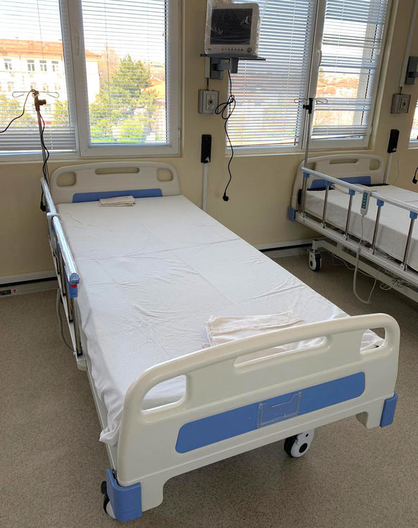 Компания "Дерони" дари 10 болнични легла и шкафчета на МБАЛ-Хасково