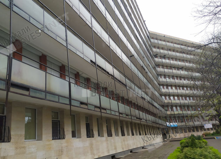 Още дарители преди Великден за болницата в Кърджали