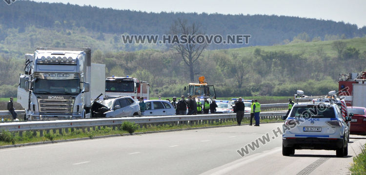 Пожарникар, албанец и още трима са пострадали при катастрофата на магистралата