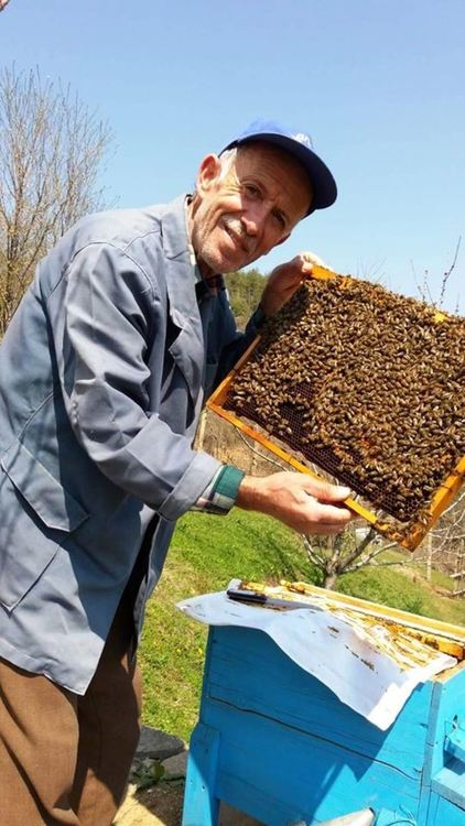 Рецептата на бай Йълмаз срещу коронавирус: Яжте 4 лъжици мед през 4 часа всеки ден