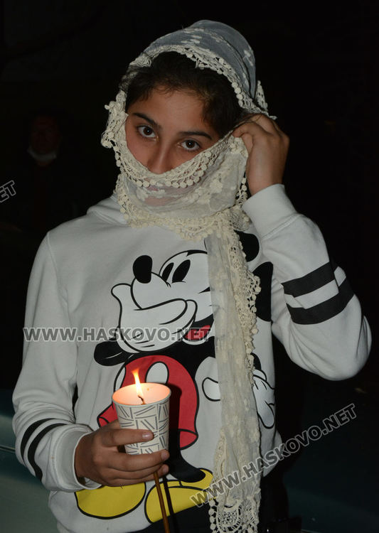 Честито Възкресение Христово! Десетки хасковлии дойдоха до храмовете