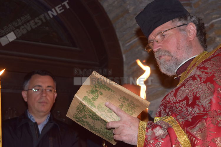 Кметът поздрави за Великден в църквата