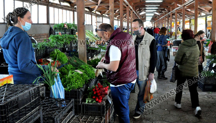 Зеленчуковият пазар в Хасково заработи отново