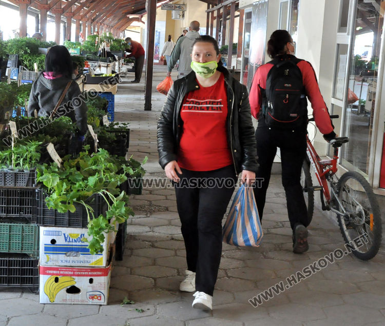 Зеленчуковият пазар в Хасково заработи отново