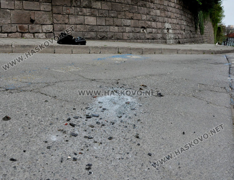 Пореден телевизор е изхвърлен до оранжевия мост в Хасково