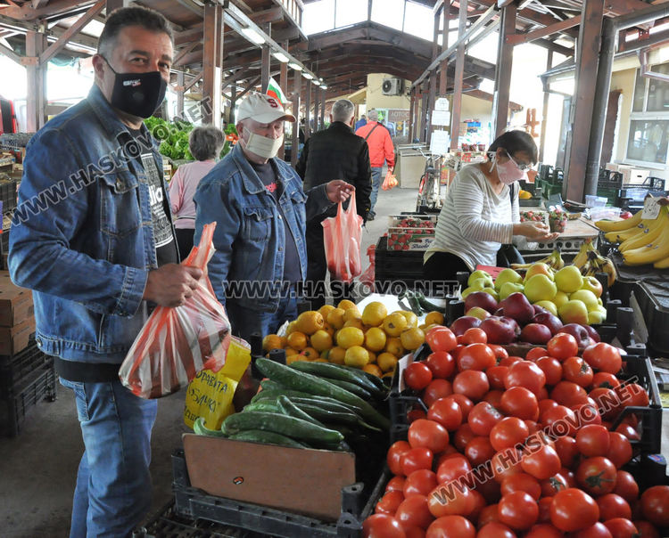 Зеленчуковият пазар в Хасково заработи отново