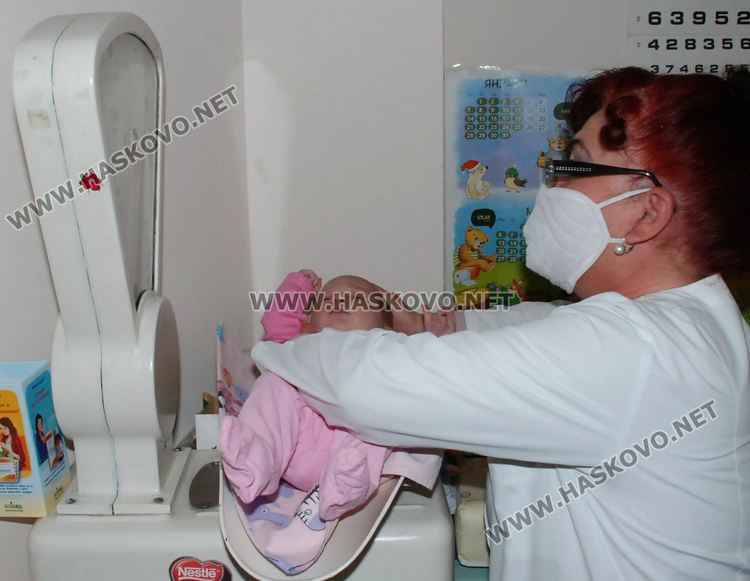 Първите бебета минаха консултации в Хасково след отпадане на забраната