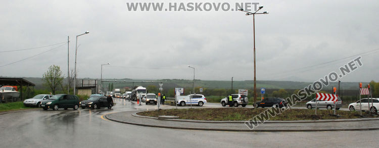 Рекордни опашки на КПП-тата в Хасково в първия работен ден