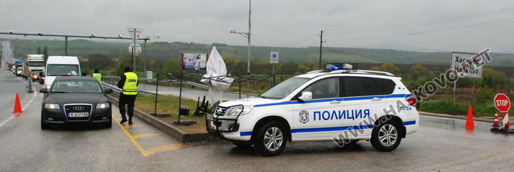 Рекордни опашки на КПП-тата в Хасково в първия работен ден