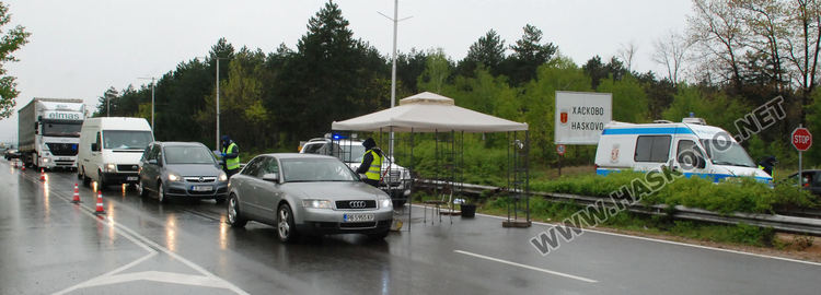 Рекордни опашки на КПП-тата в Хасково в първия работен ден
