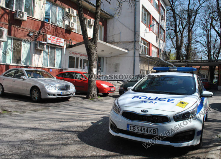 Мъж е в кома след падане от колело, опитал да убие змия