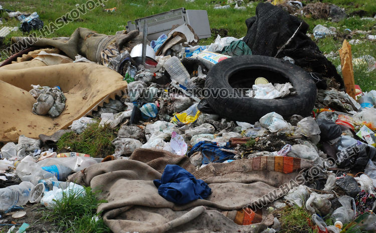 В Деня на Земята: В покрайнините на Хасково има купища боклуци