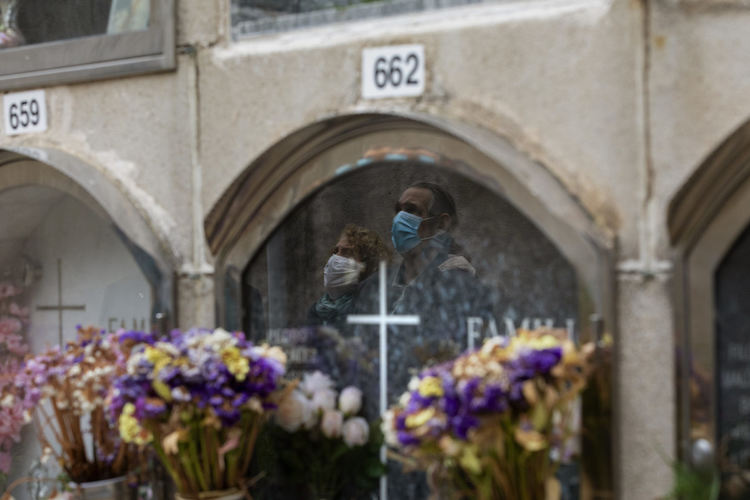 Испания планира постепенната отмяна на карантинните мерки от втората половина на май