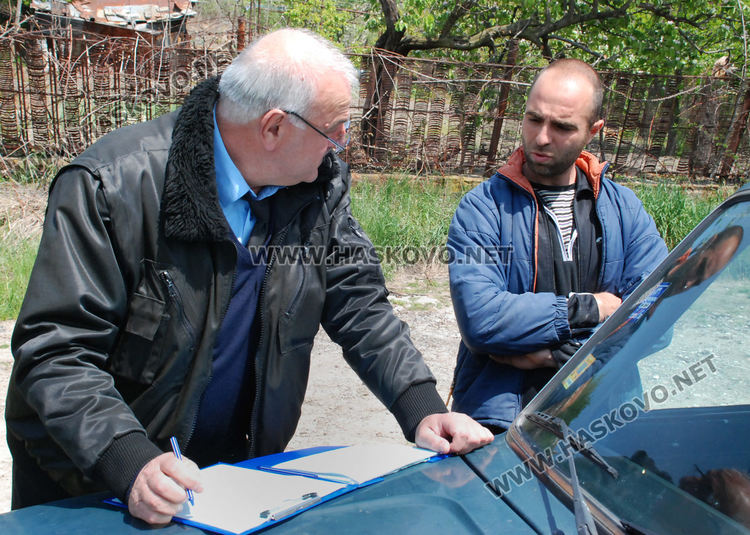 Николай Запрянов (вдясно)