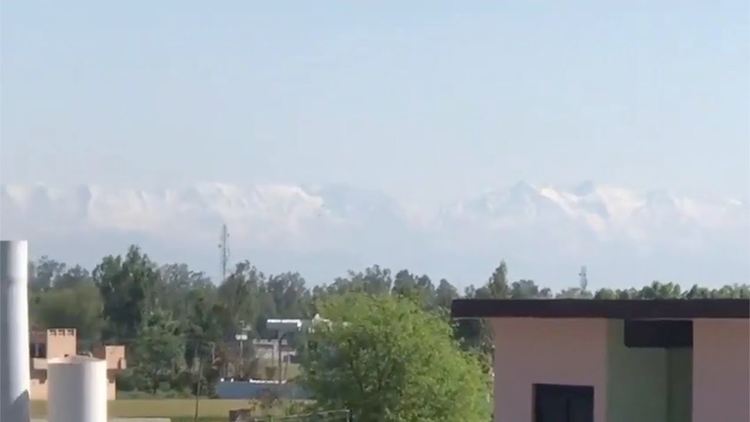 Жителите на индийския град Джаландар видяха Хималаите за първи път от 30 години