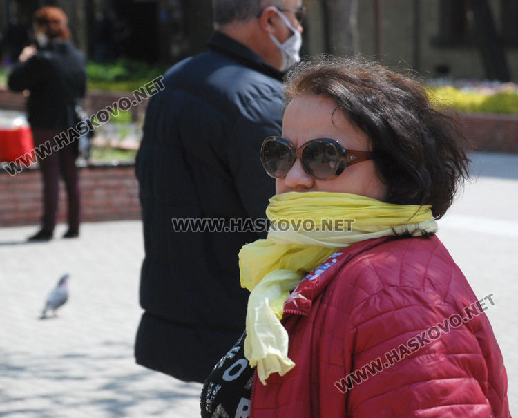 Оживление в Хасково в слънчевия и топъл четвъртък