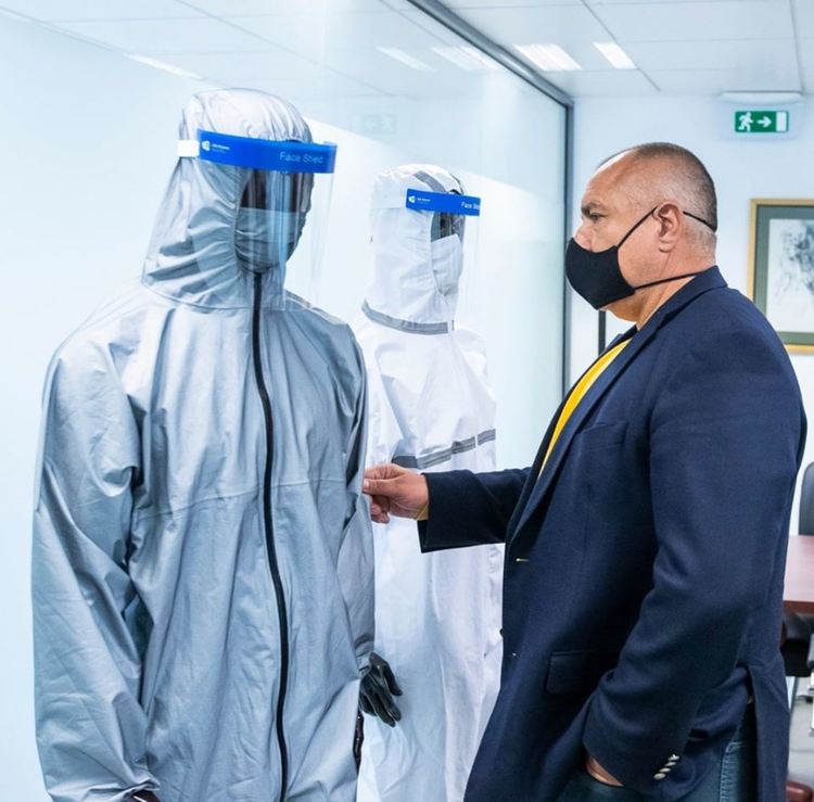 Наша фабрика произвежда по 2000 защитни облекла ежедневно