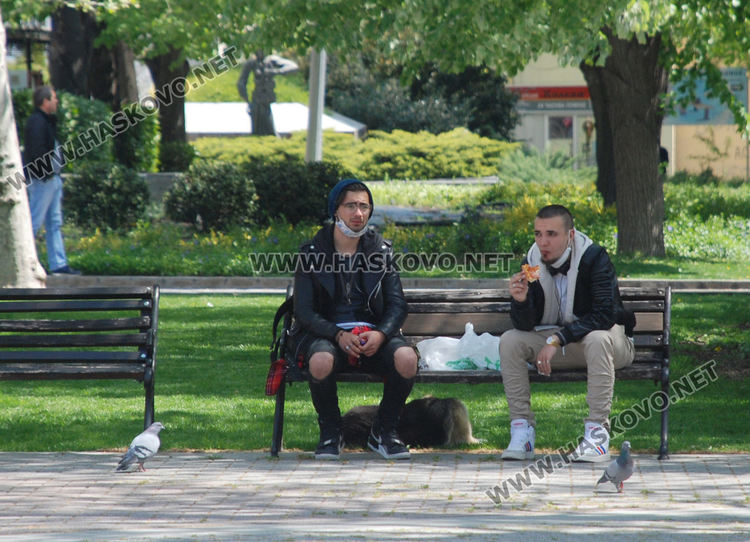 Оживление в Хасково в слънчевия и топъл четвъртък