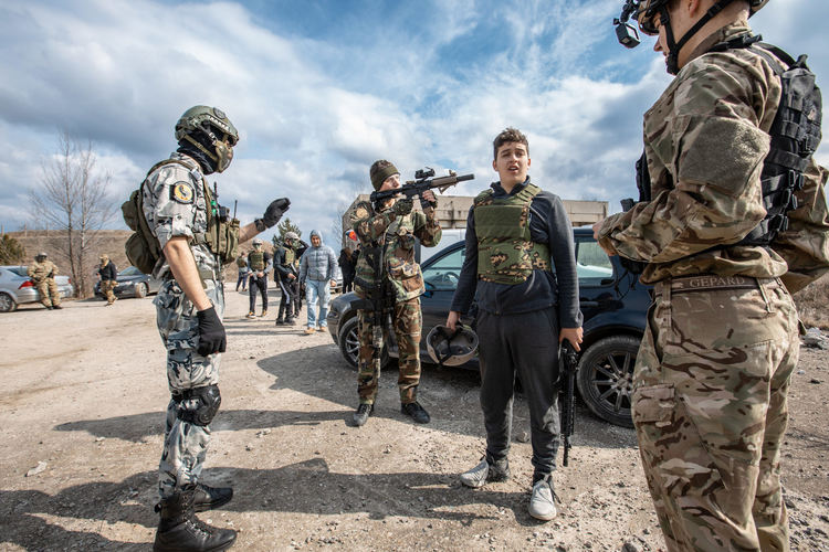 Снимката е от игрова ситуация преди разпространението на коронавируса