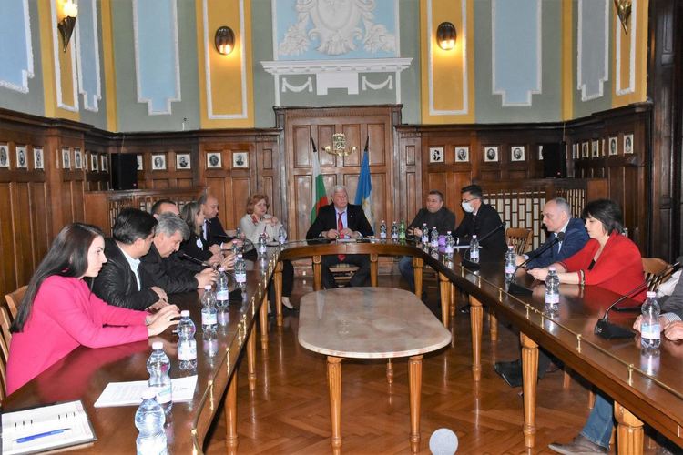 Депутатите от Пловдив и областта с благодарствени писма за лабораторията за COVID-19