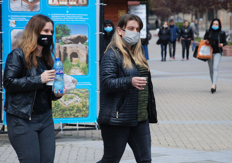 36 глобени за неносене на маски за ден в Хасковско
