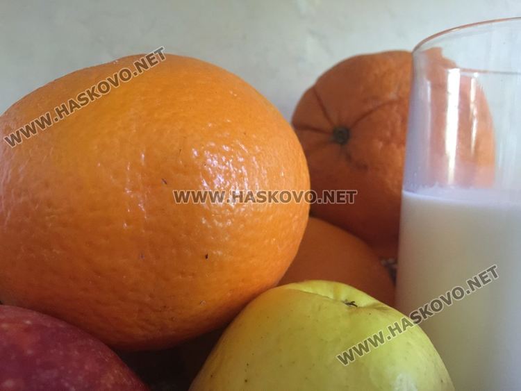 Мляко и плод по училищните схеми в Хасково от другата седмица. Доставчици се отказват от договорите си