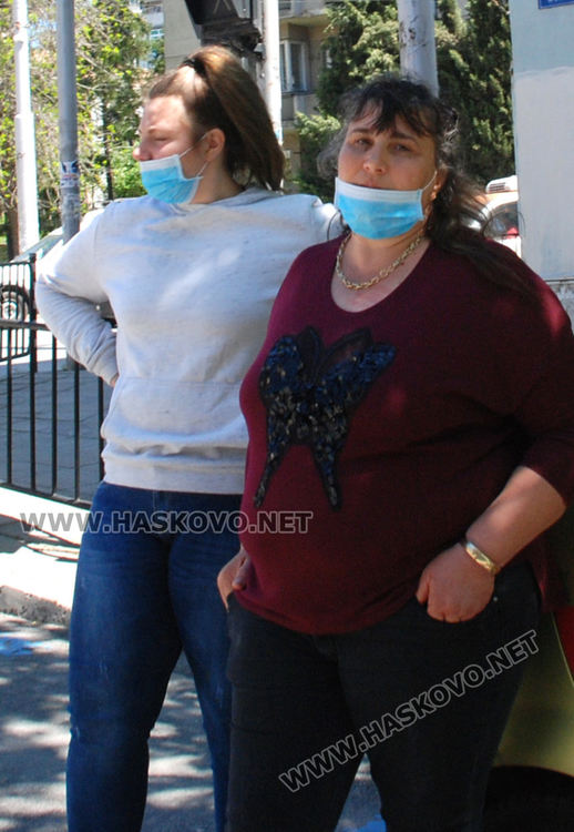 Кола се заклещи в джип при катастрофа в Хасково