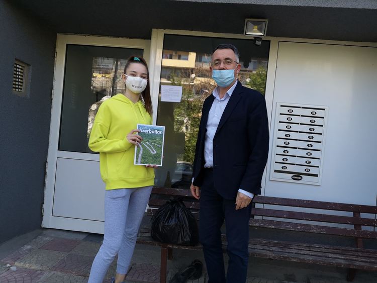 Дарение от Посолство на Азербайджан за сирачета