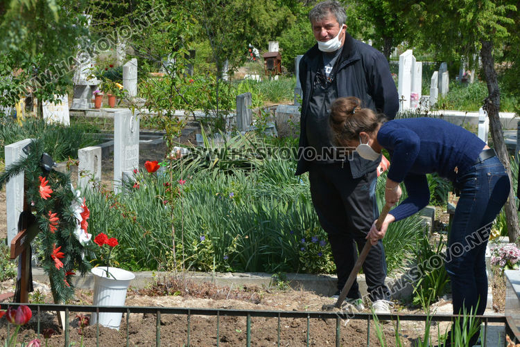 Днес е Томина неделя, почитаме мъртвите