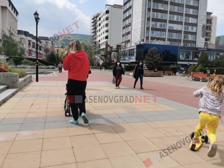 Знаци, маркировка и сигнални ленти в асеновградските паркове