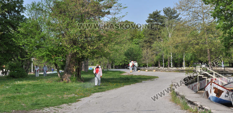 Отново пръскаха срещу кърлежи в "Кенана", полицаи дебнат нарушители