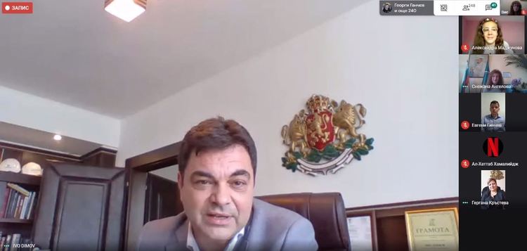 ОУ “Пенчо Славейков” чества виртуално своя 110-годишен юбилей