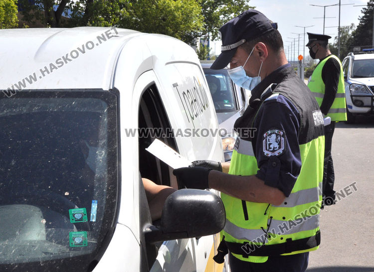 Вече има чешми на КПП-тата в Хасково, водачите масово коригират декларации