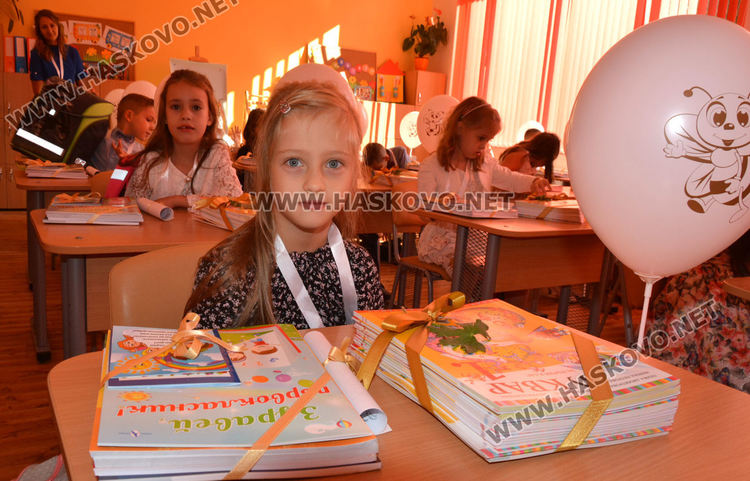 166 електронни заявления за кандидатстване за първи клас