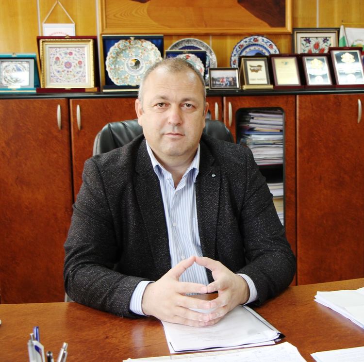 инж.Изет Шабан