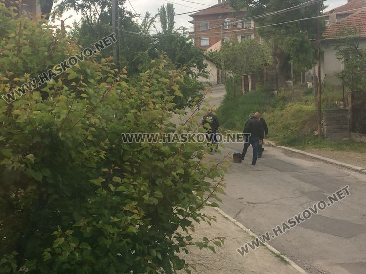 Клон в пропадане на пътя пази колите от ПТП, ВиК отстраниха проблема