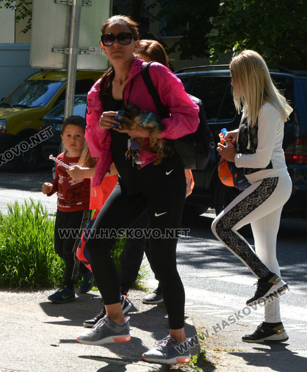 Хубавото време изкара навън велосипедисти и майки с деца