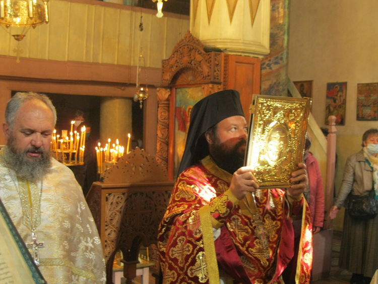 Църквата "Св.Георги" в Смолян отбеляза храмов празник въпреки пандемията