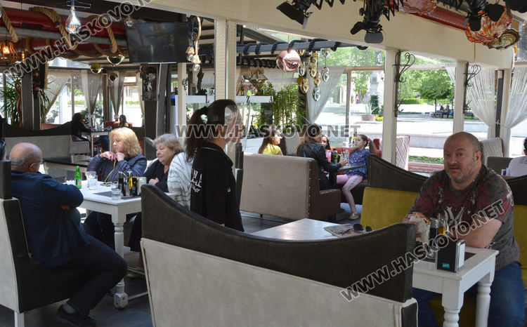 Заведения в Хасково отвориха за клиенти