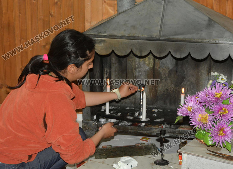 Без чевермета на Хъдърлез в Хасковско, алиани палиха свещи в тюрбе