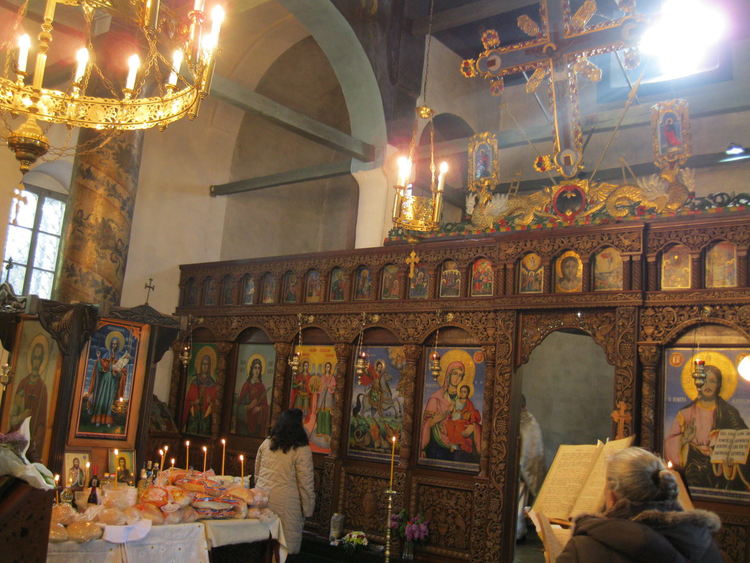 Църквата "Св.Георги" в Смолян отбеляза храмов празник въпреки пандемията