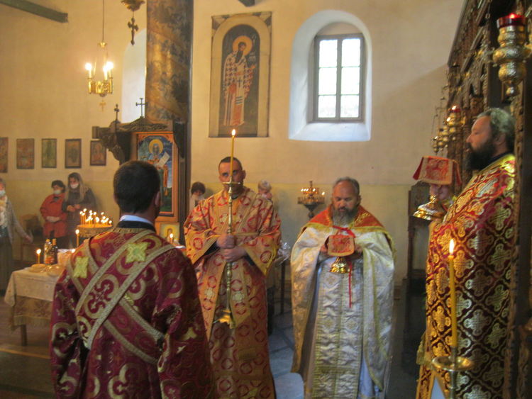Църквата "Св.Георги" в Смолян отбеляза храмов празник въпреки пандемията
