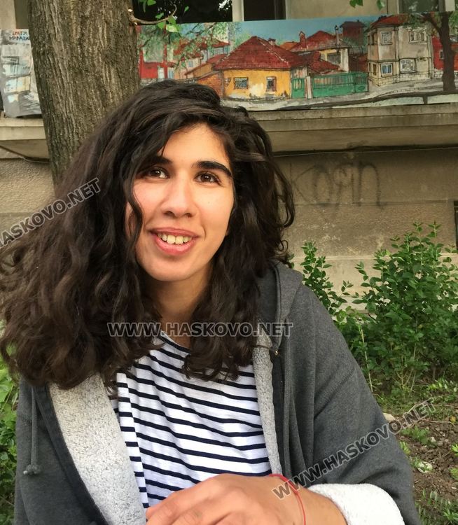 Луиза Китар събра света на своята улица