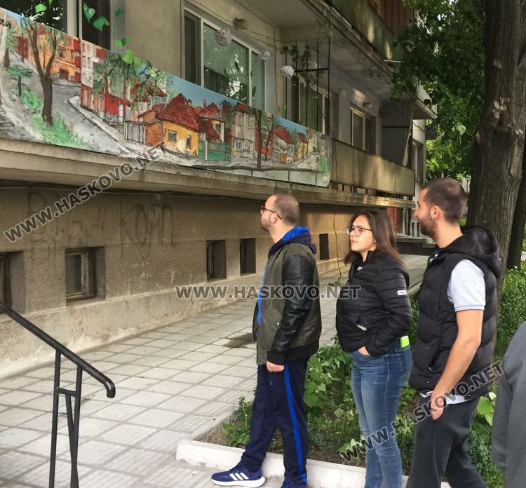 Луиза Китар събра света на своята улица