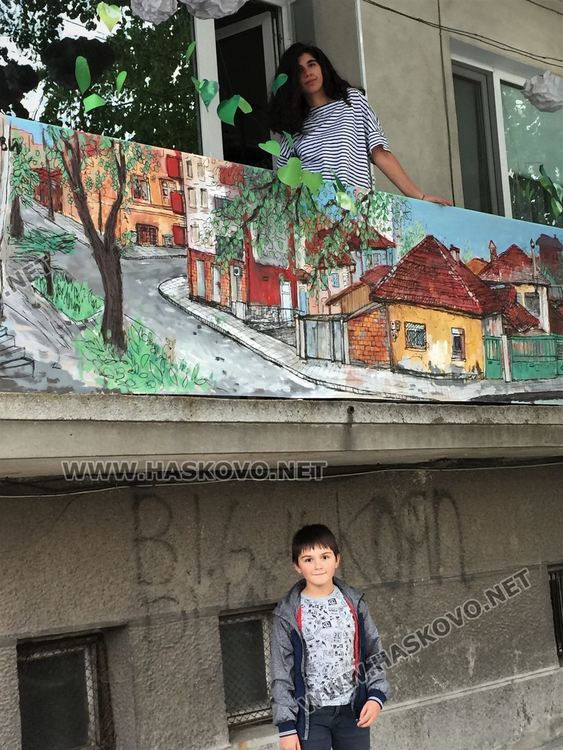 Луиза Китар събра света на своята улица