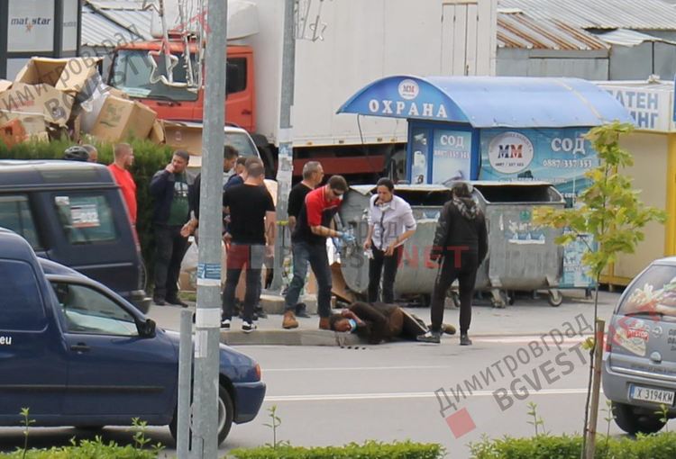 Мъж се строполи на пешеходна пътека в Димитровград