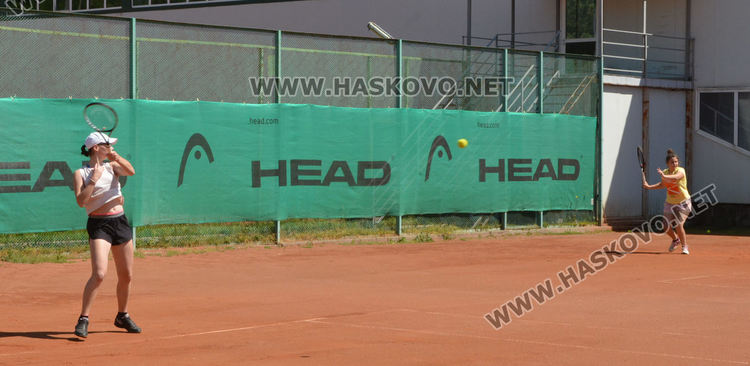 Тенис кортовете на Кенана се напълниха
